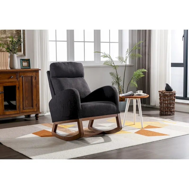 Fauteuil à bascule rembourré avec pieds en bois et poches latérales