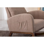 Fauteuil à bascule rembourré avec pieds en bois et poches latérales