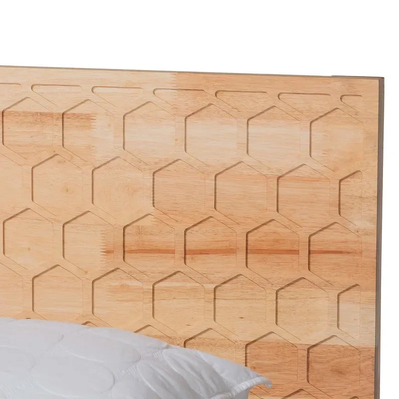Lit plateforme sculpté en nid d'abeille – Bois naturel