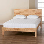 Lit plateforme sculpté en nid d'abeille – Bois naturel